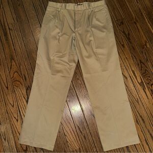 Dockers D3 Beige Khaki Slacks Pants Straight Leg Pleated Front Mens Size 34 X 30